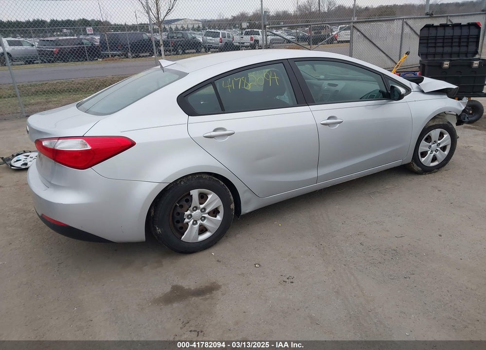 2015 KIA FORTE LX VIN: KNAFX4A64F5427531