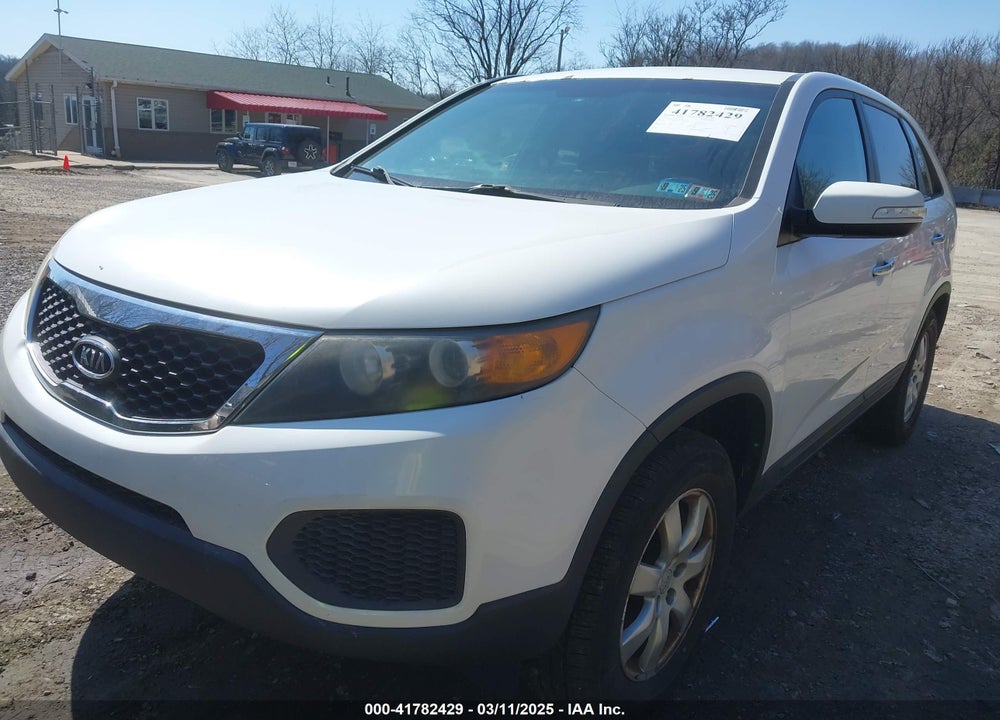 2011 KIA SORENTO VIN: 5XYKT3A18BG098989