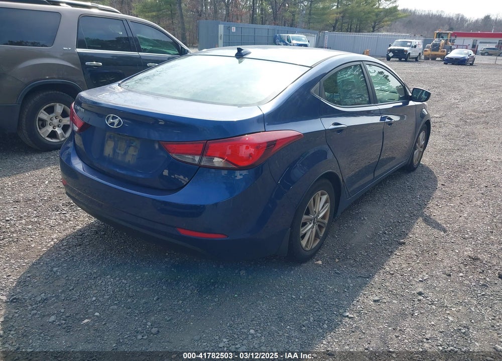 2016 HYUNDAI ELANTRA VIN: 5NPDH4AE5GH654369