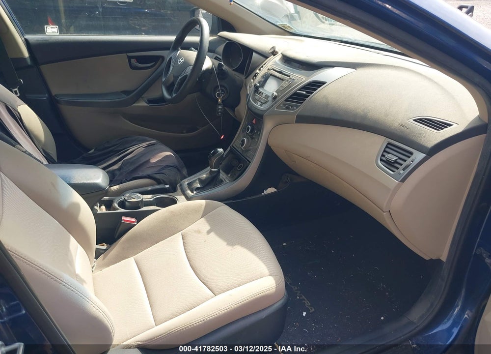 2016 HYUNDAI ELANTRA VIN: 5NPDH4AE5GH654369
