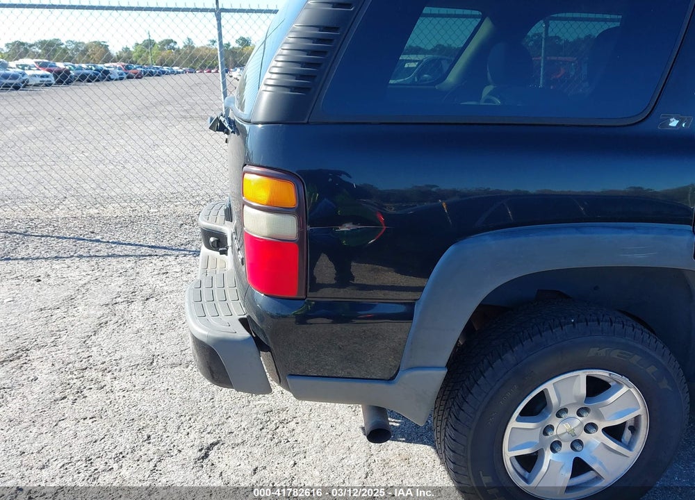 2004 CHEVROLET TAHOE VIN: 1GNEK13Z64R184420