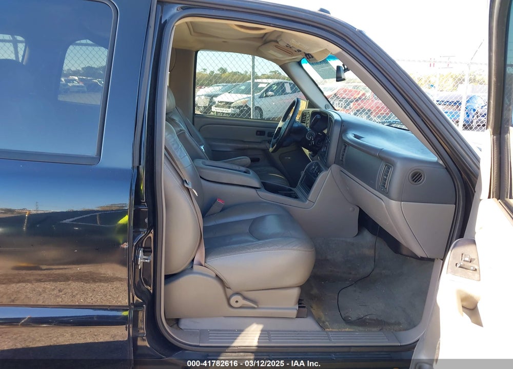2004 CHEVROLET TAHOE VIN: 1GNEK13Z64R184420