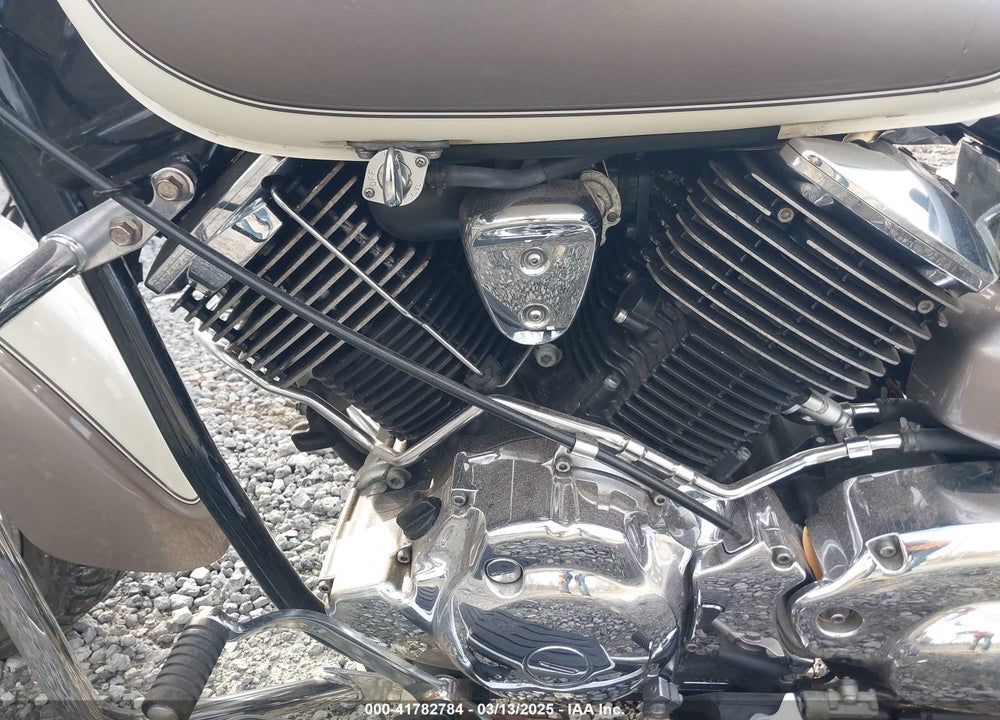 2003 YAMAHA XVS1100 VIN: JYAVP11E83A044081