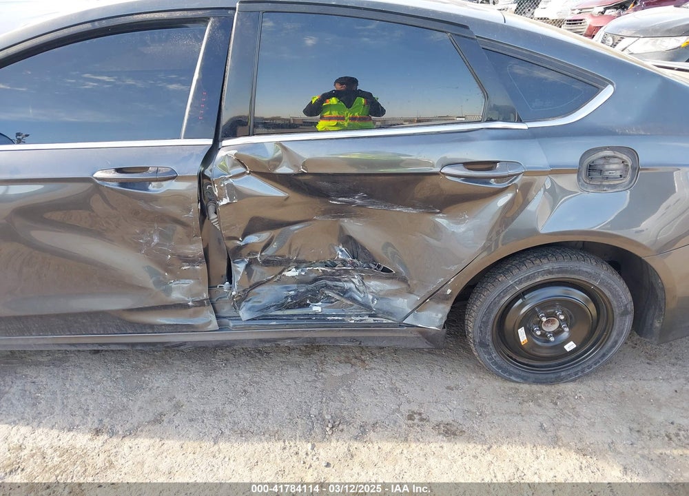 2019 FORD FUSION VIN: 3FA6P0HD2KR229351