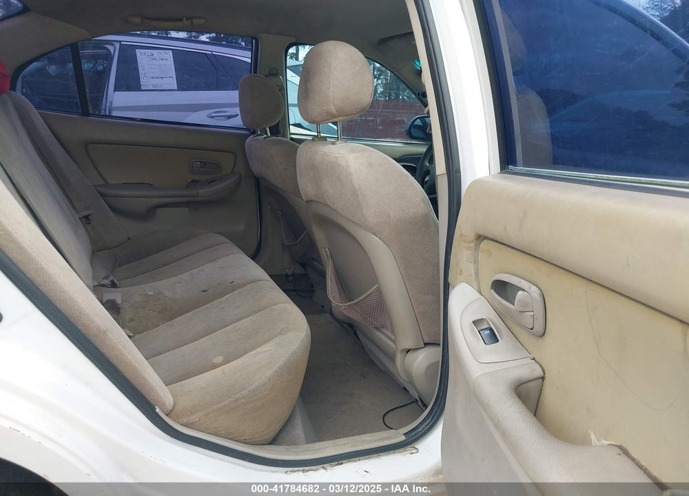 2005 HYUNDAI ELANTRA VIN: KMHDN46D25U106966