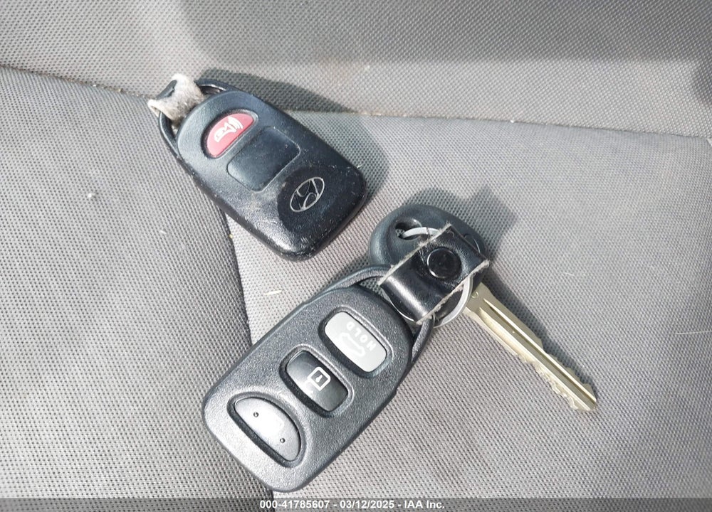 2013 HYUNDAI ELANTRA VIN: 5NPDH4AE7DH161174