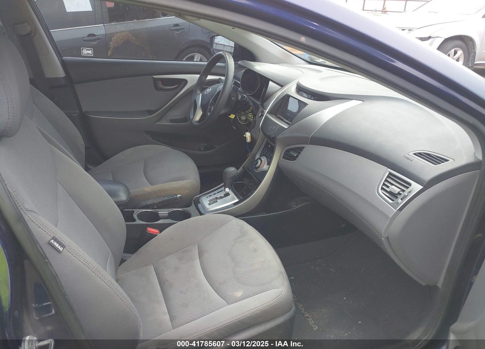 2013 HYUNDAI ELANTRA VIN: 5NPDH4AE7DH161174