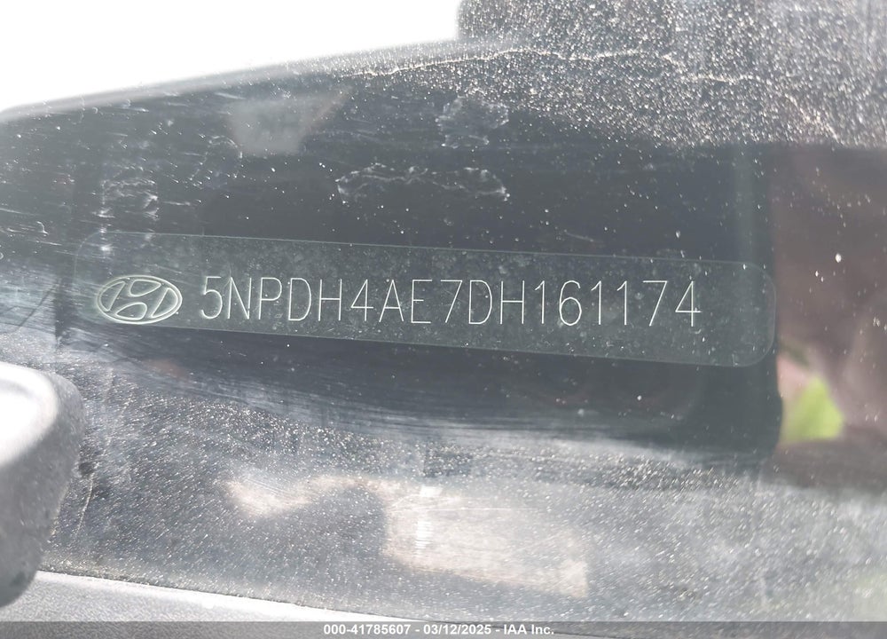 2013 HYUNDAI ELANTRA VIN: 5NPDH4AE7DH161174