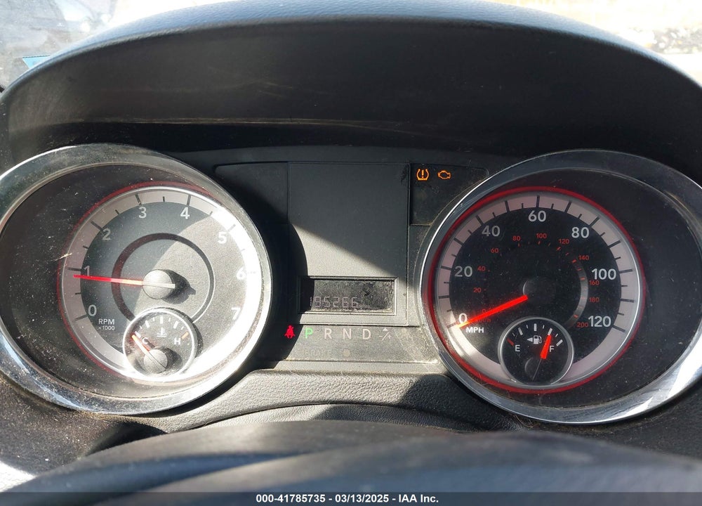 2012 DODGE GRAND CARAVAN VIN: 2C4RDGCG2CR247477