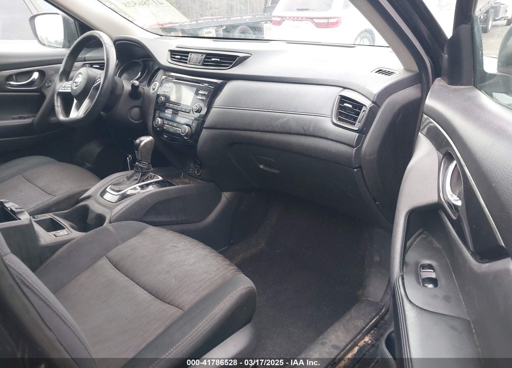 2017 NISSAN ROGUE SV VIN: 5N1AT2MT2HC807203