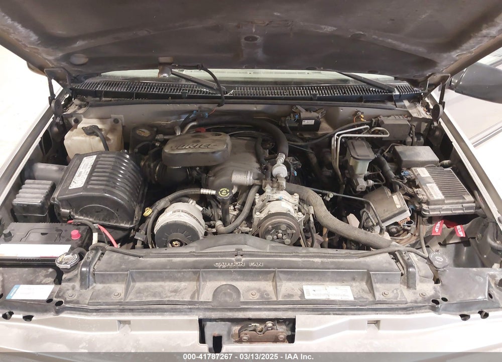 1999 GMC SUBURBAN 2500 VIN: 3GKGK26J0XG537434