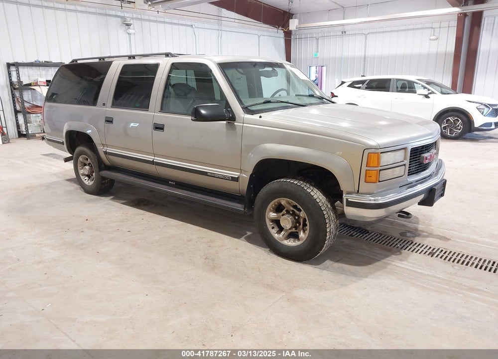 1999 GMC SUBURBAN 2500 VIN: 3GKGK26J0XG537434