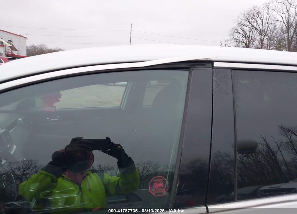 2020 KIA SORENTO 2.4L L VIN: 5XYPG4A33LG671526