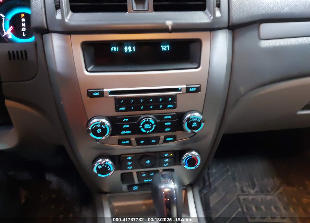 2011 FORD FUSION VIN: 3FAHP0HA7BR288202