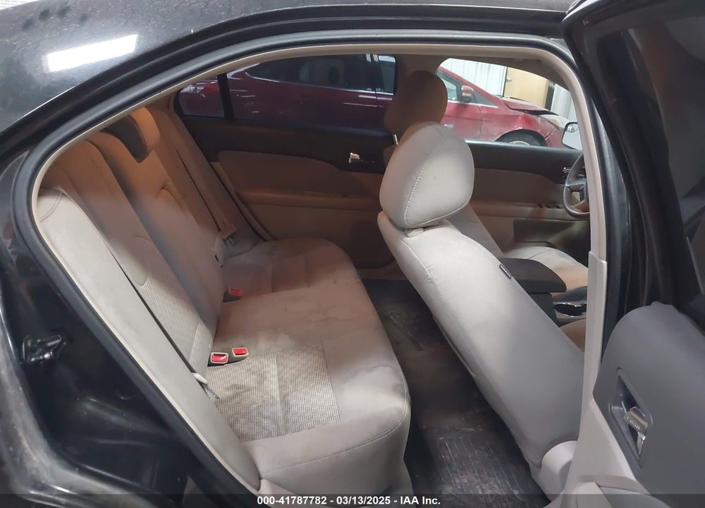 2011 FORD FUSION VIN: 3FAHP0HA7BR288202