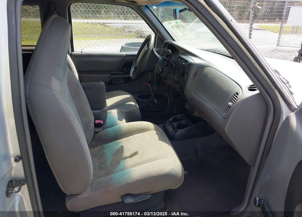 2001 FORD RANGER VIN: 1FTYR14UX1TA52943