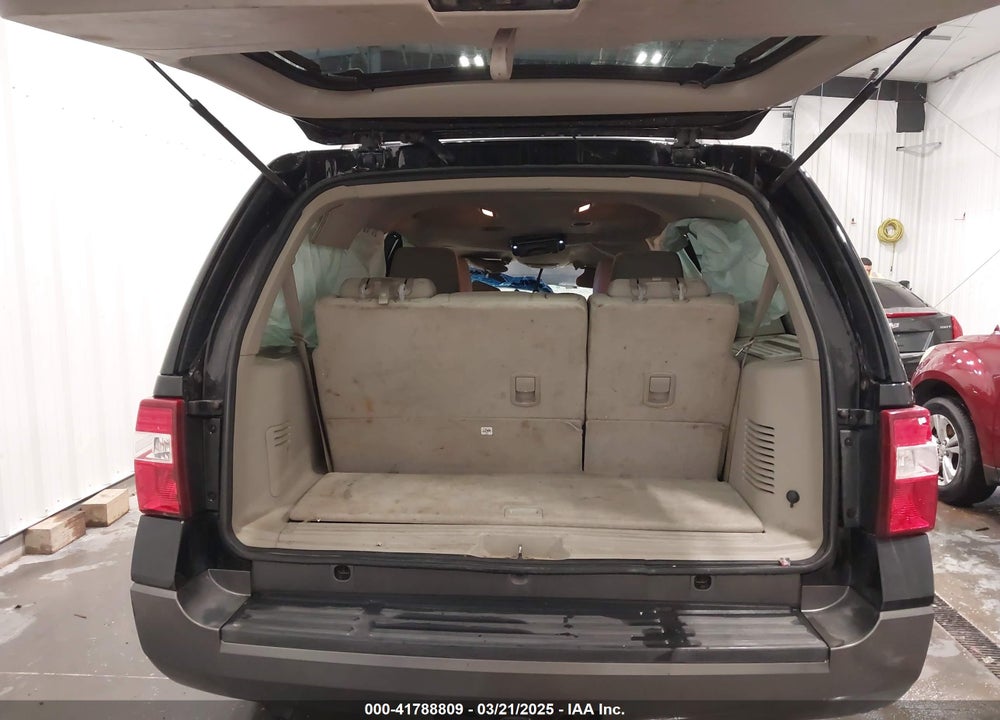 2007 FORD EXPEDITION XLT VIN: 1FMFU15587LA56684