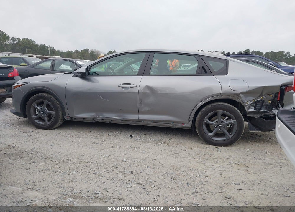 2025 KIA K4 LXS VIN: 3KPFT4DE3SE048536