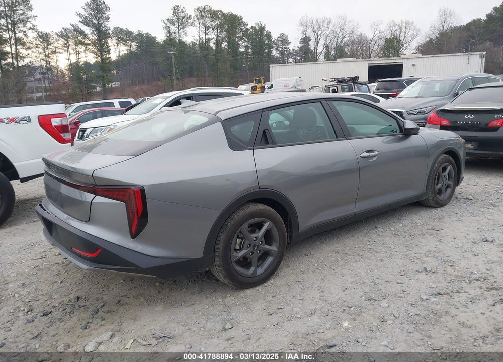 2025 KIA K4 LXS VIN: 3KPFT4DE3SE048536