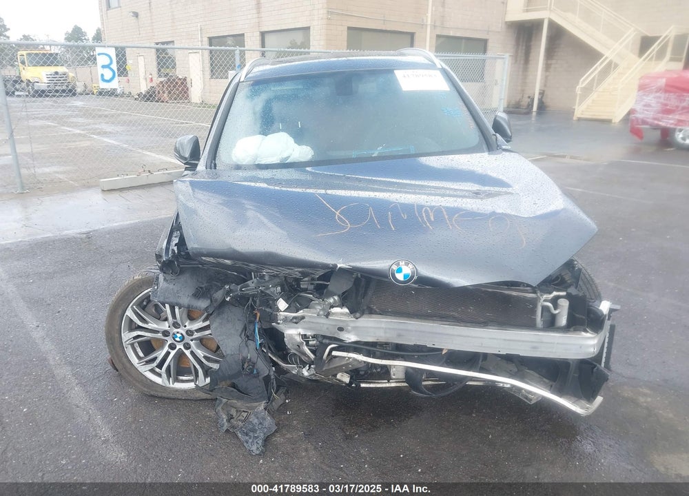 2017 BMW X1 VIN: WBXHT3Z32H4A57335