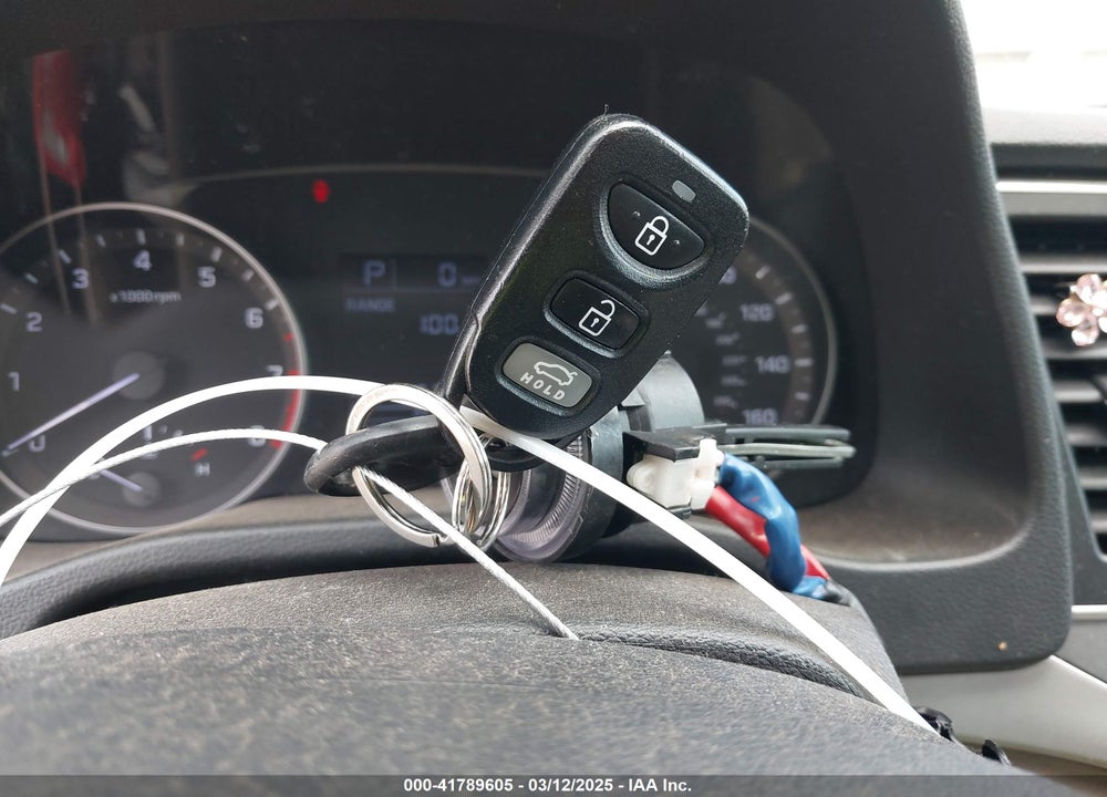 2018 HYUNDAI ELANTRA VIN: KMHD74LF4JU505274
