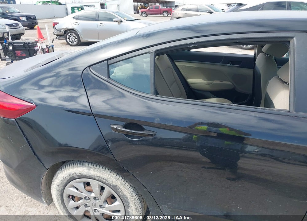 2018 HYUNDAI ELANTRA VIN: KMHD74LF4JU505274