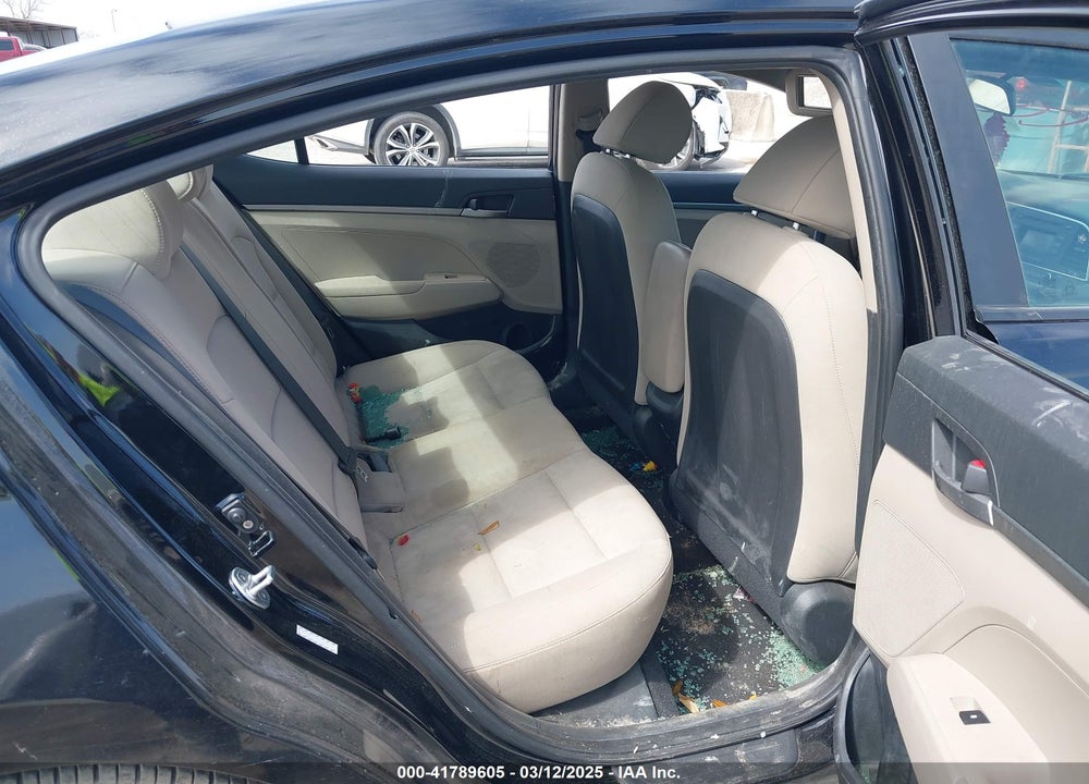 2018 HYUNDAI ELANTRA VIN: KMHD74LF4JU505274