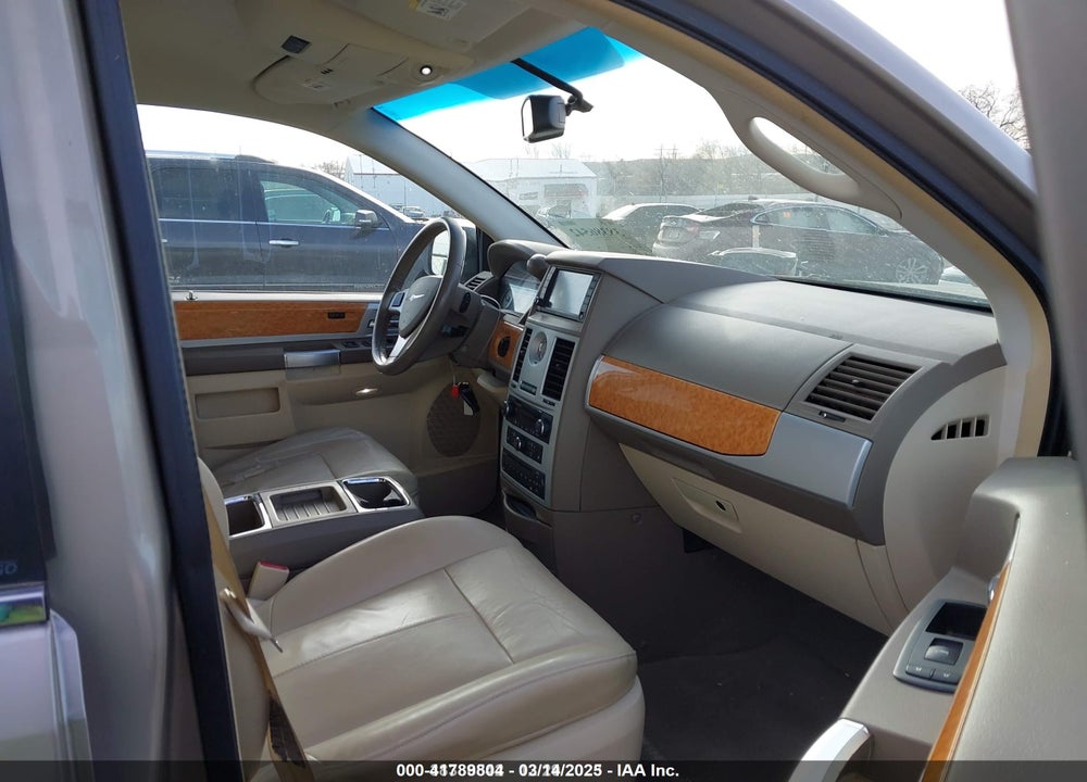 2008 CHRYSLER TOWN & COUNTRY LIMITED VIN: 2A8HR64X58R690065