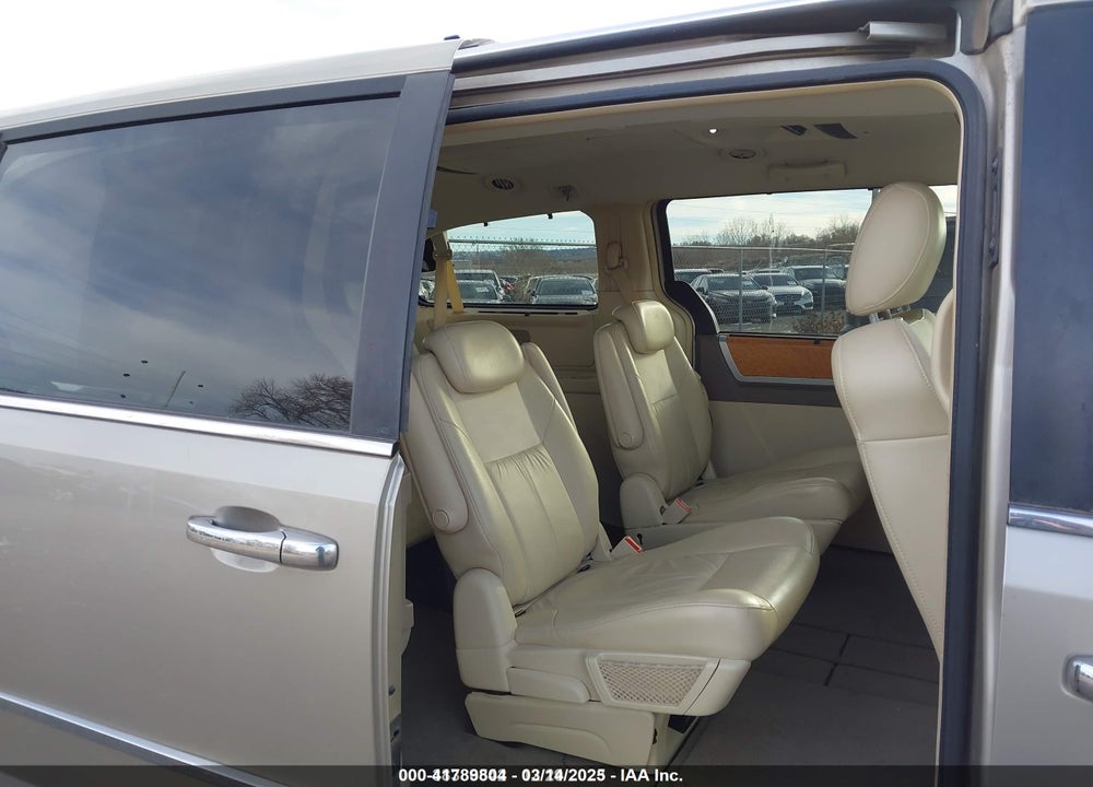 2008 CHRYSLER TOWN & COUNTRY LIMITED VIN: 2A8HR64X58R690065