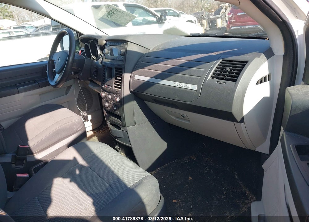 2008 DODGE GRAND CARAVAN VIN: 2D8HN44H88R772258