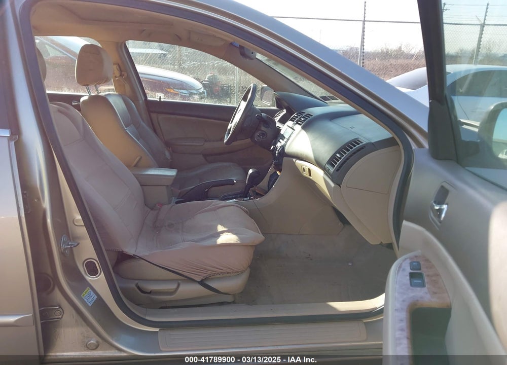 2005 HONDA ACCORD 2.4 EX VIN: 1HGCM56805A004371