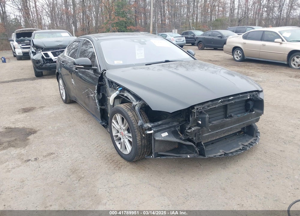 2019 JAGUAR XE 25T PREMIUM VIN: SAJAD4FX1KCP49252