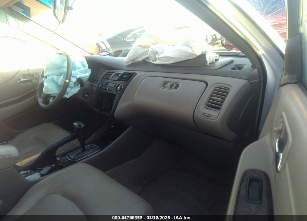 2002 HONDA ACCORD SDN EX W/LEATHER VIN: 1HGCG16522A066923