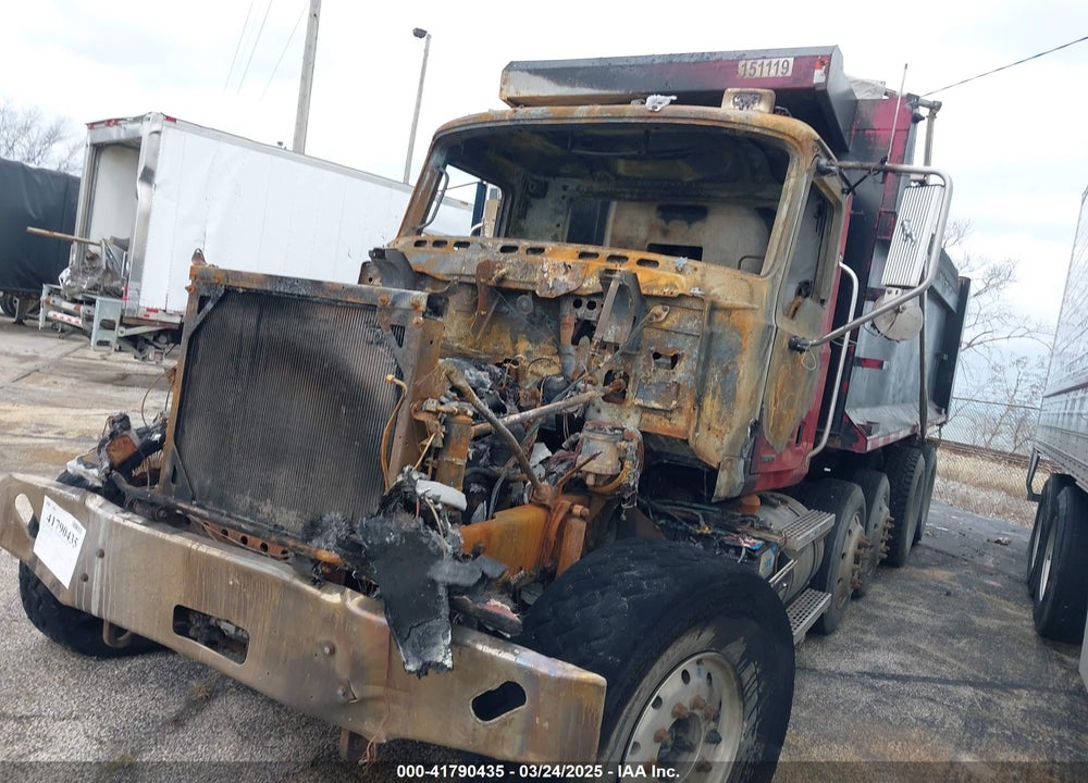 2001 MACK CL713 CL700 VIN: 1M2AD62C91W011317