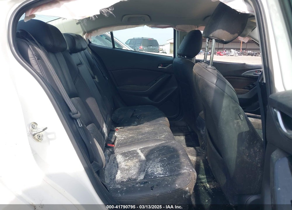 2018 MAZDA 3 TOURING VIN: 3MZBN1V30JM237117
