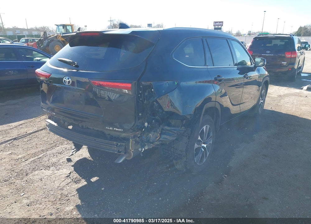 2022 TOYOTA HIGHLANDER VIN: 5TDHZRBH4NS567218