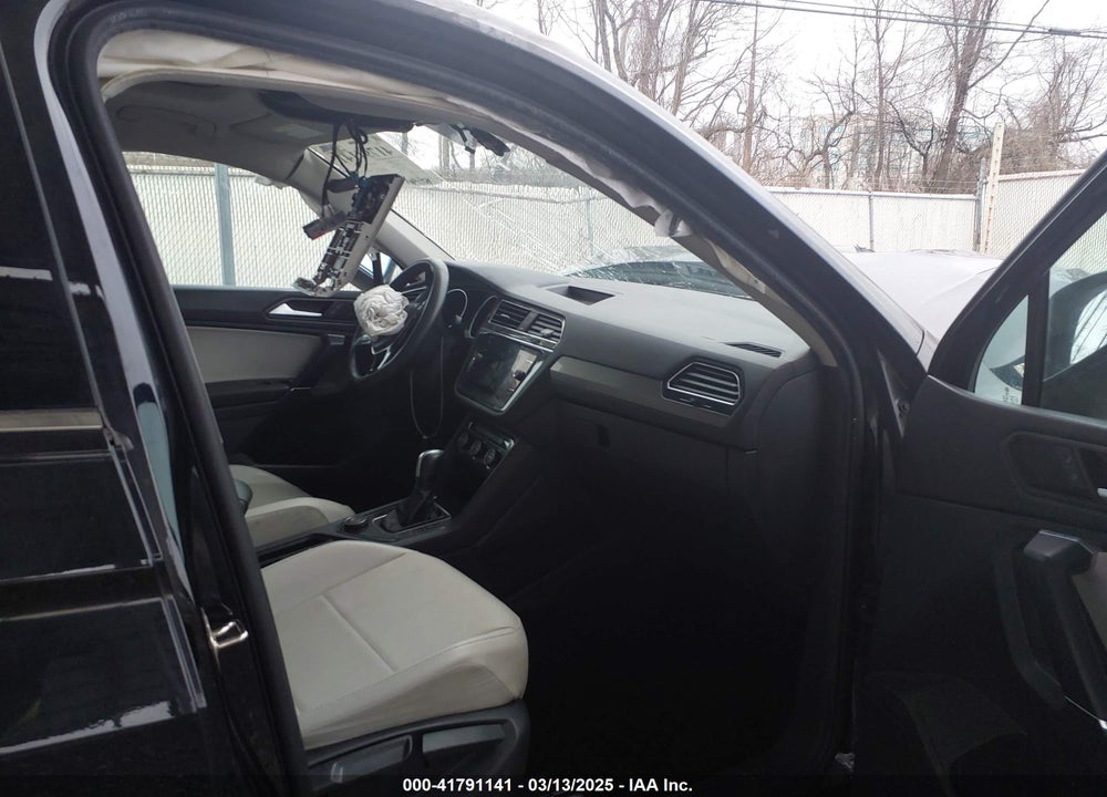2020 VOLKSWAGEN TIGUAN VIN: 3VV2B7AX0LM173723