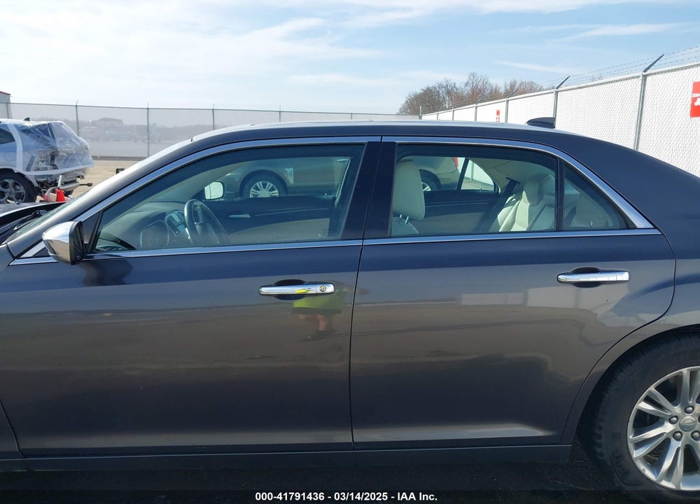 2016 CHRYSLER 300 VIN: 2C3CCAEG8GH252444