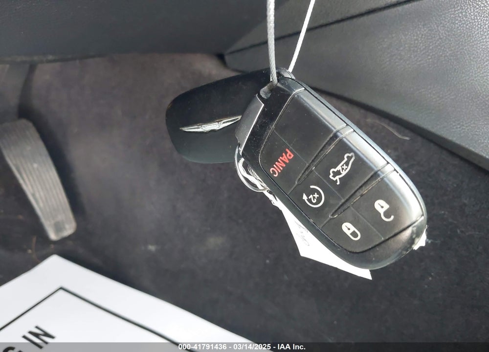 2016 CHRYSLER 300 VIN: 2C3CCAEG8GH252444
