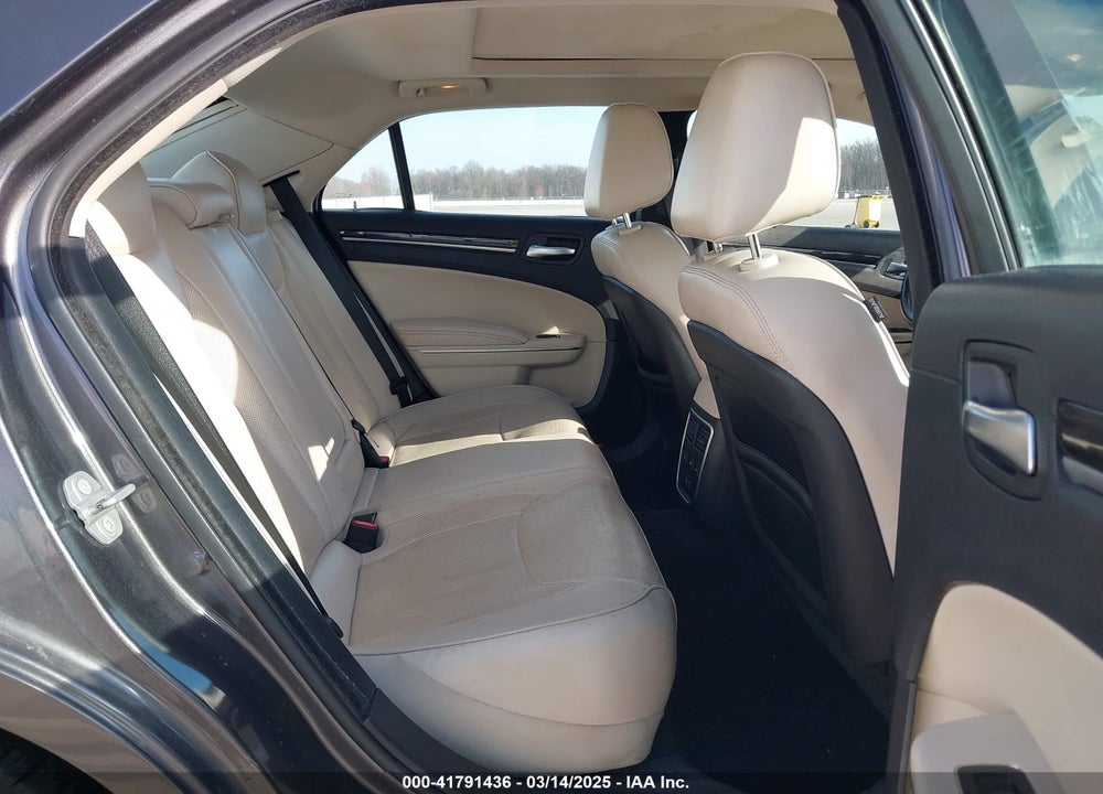 2016 CHRYSLER 300 VIN: 2C3CCAEG8GH252444