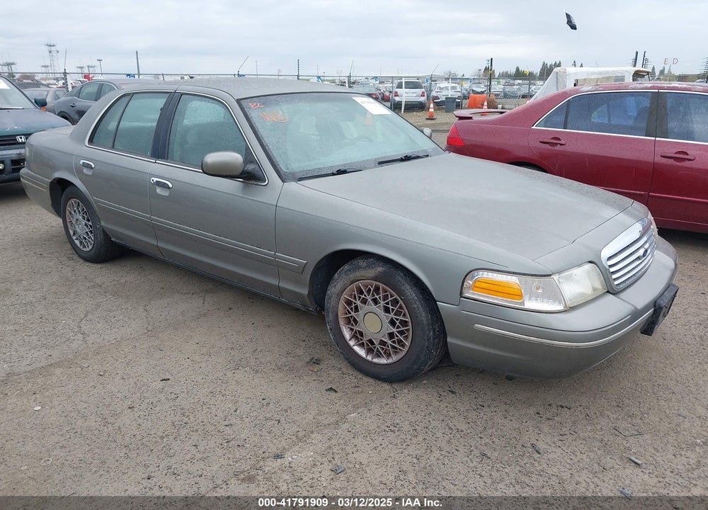 1999 FORD CROWN VICTORIA VIN: 2FAFP74W4XX192490