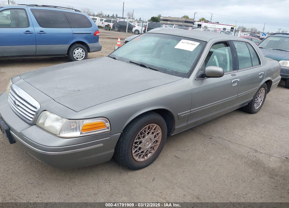 1999 FORD CROWN VICTORIA VIN: 2FAFP74W4XX192490