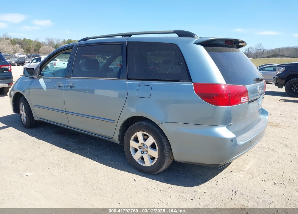 2005 TOYOTA SIENNA VIN: 5TDZA23C15S245755