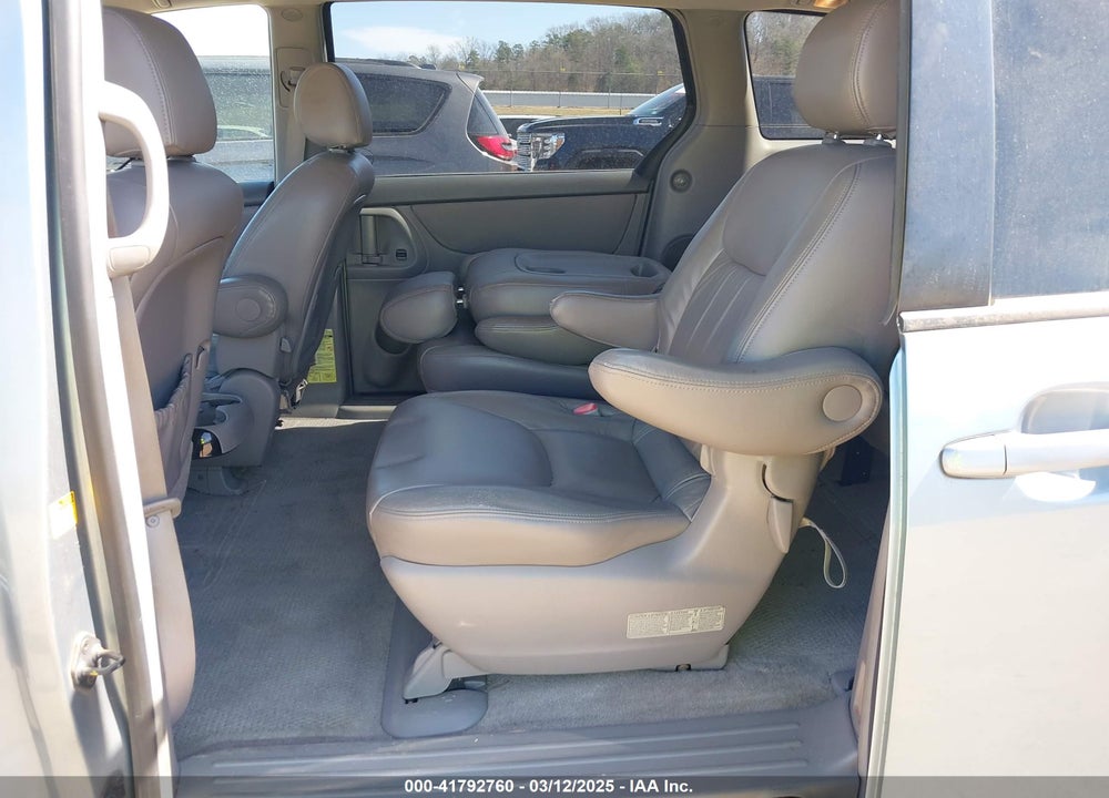 2005 TOYOTA SIENNA VIN: 5TDZA23C15S245755