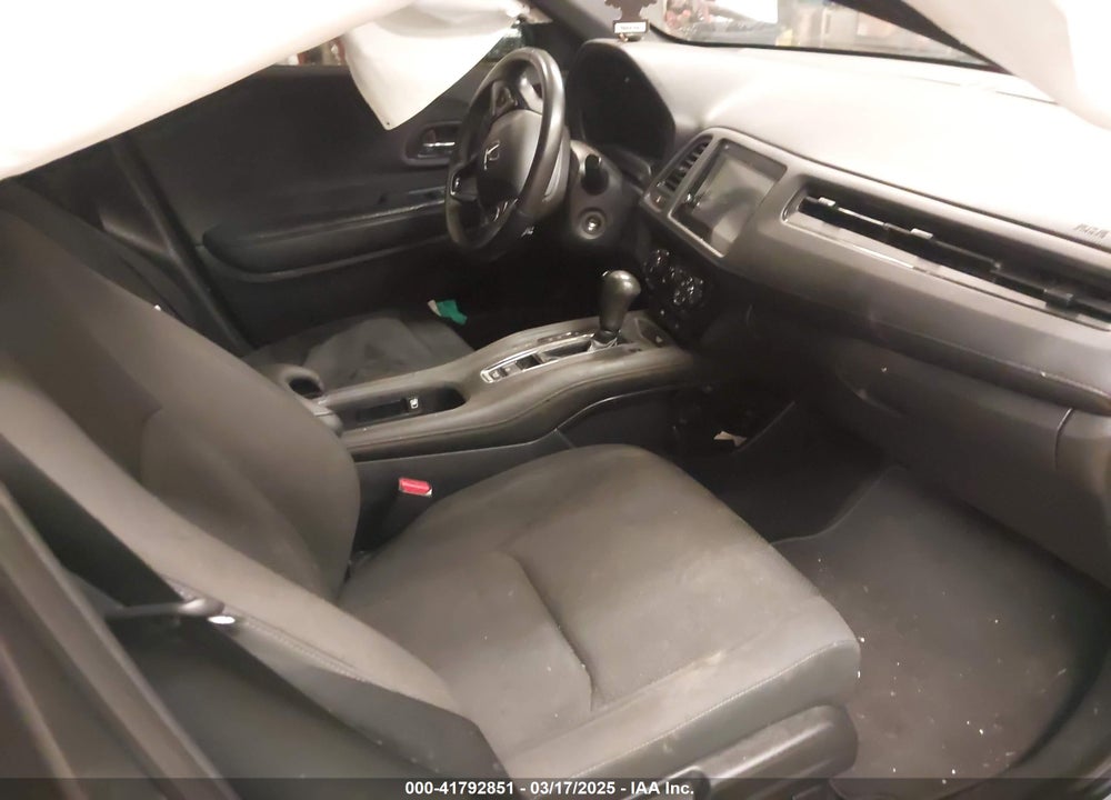 2021 HONDA HR-V VIN: 3CZRU6H11MM744358