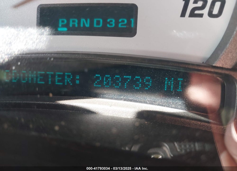 2003 HUMMER H2 VIN: 5GRGN23U93H108017