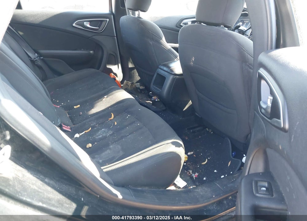 2015 CHRYSLER 200 VIN: 1C3CCCAB0FN661033
