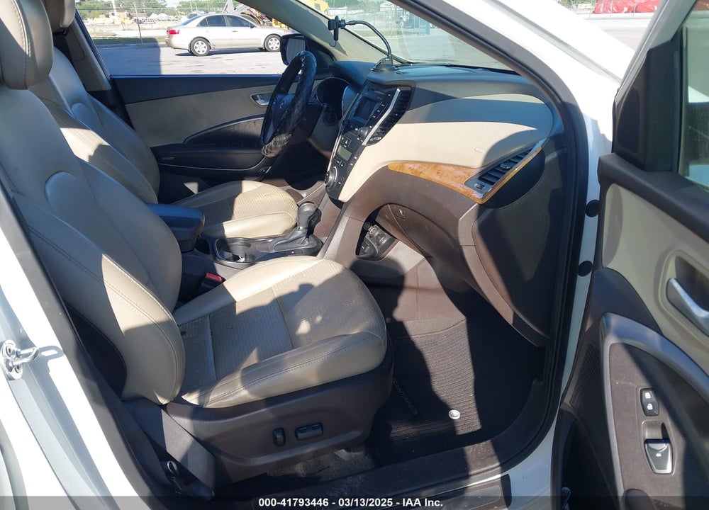 2013 HYUNDAI SANTA FE VIN: 5XYZU3LA3DG117220