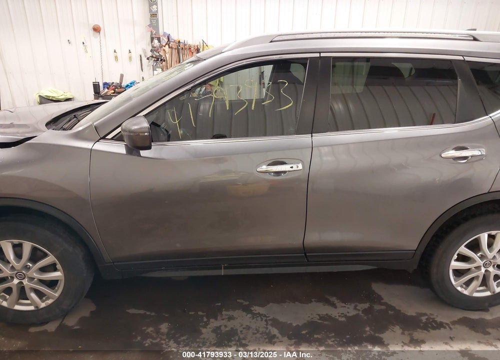 2019 NISSAN ROGUE SV VIN: 5N1AT2MV1KC827922