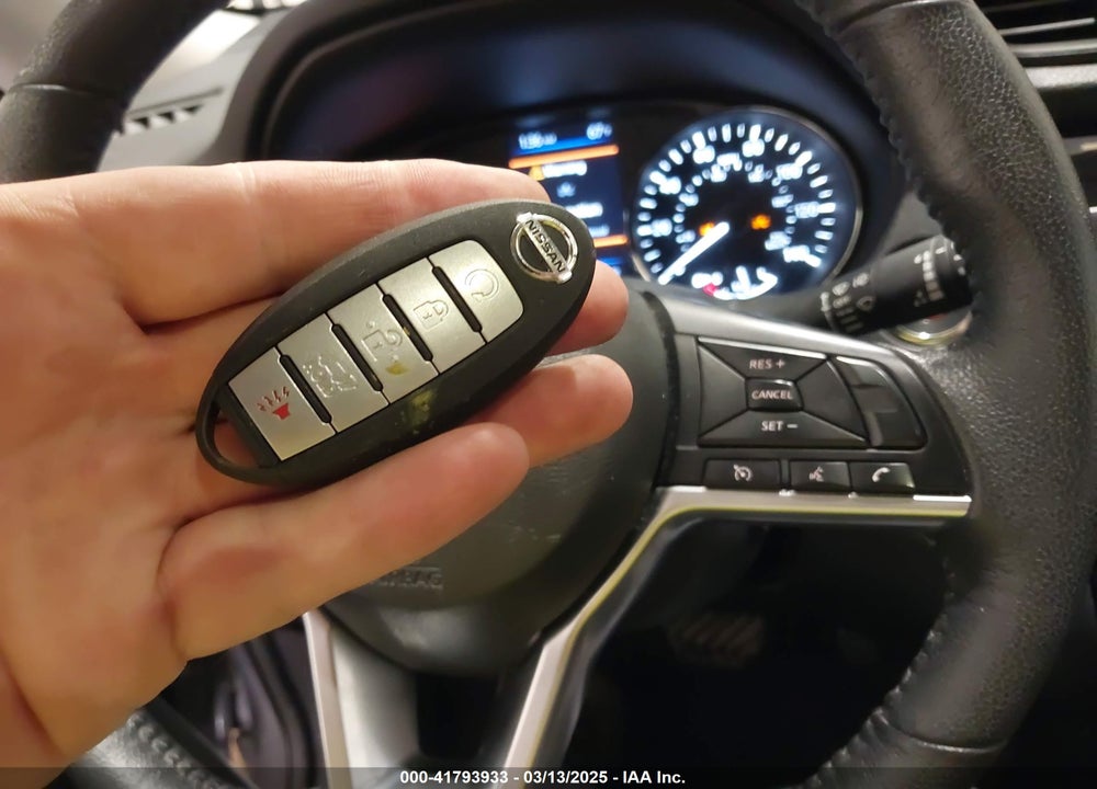 2019 NISSAN ROGUE SV VIN: 5N1AT2MV1KC827922
